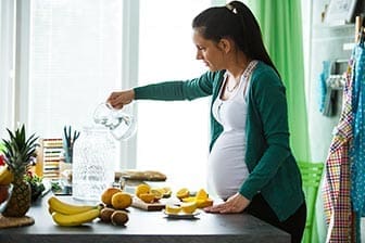 Can a Pregnant Woman Drink Honey Lemon Water